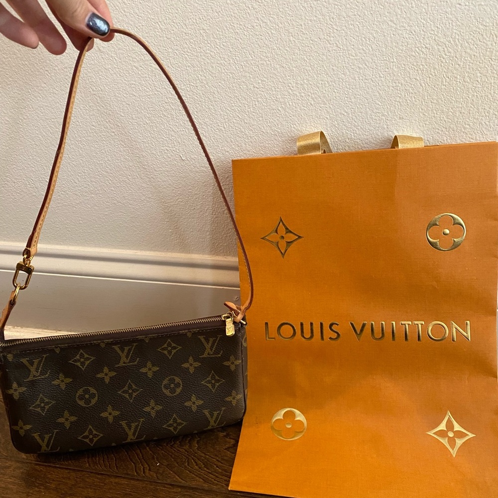 Louis Vuitton purse